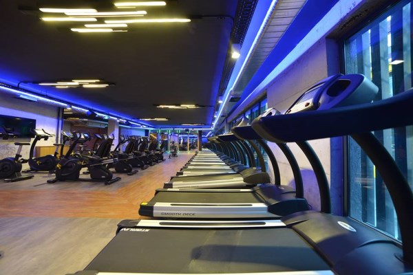 Esjim Sport Plaza